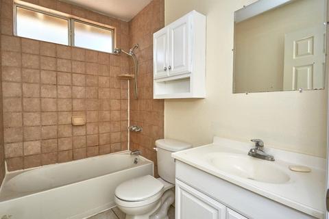 10690 Kern Ave, Hesperia, CA 92345 photo 24