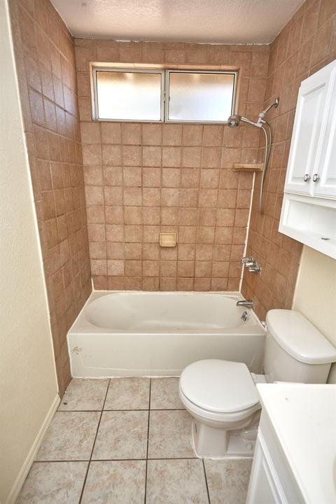 10690 Kern Ave, Hesperia, CA 92345 photo 23