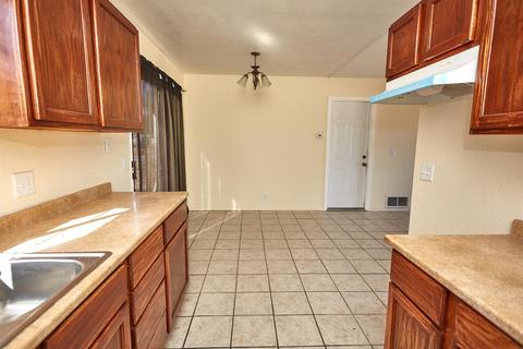 10690 Kern Ave, Hesperia, CA 92345 photo 12