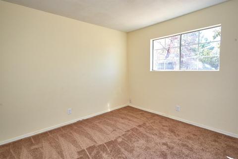 10690 Kern Ave, Hesperia, CA 92345 photo 21