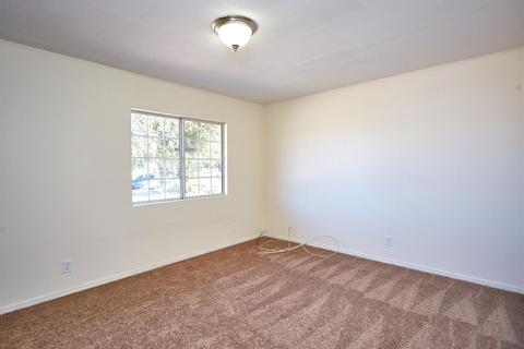 10690 Kern Ave, Hesperia, CA 92345 photo 18