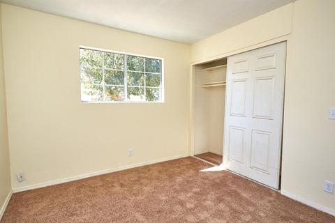 10690 Kern Ave, Hesperia, CA 92345 photo 22
