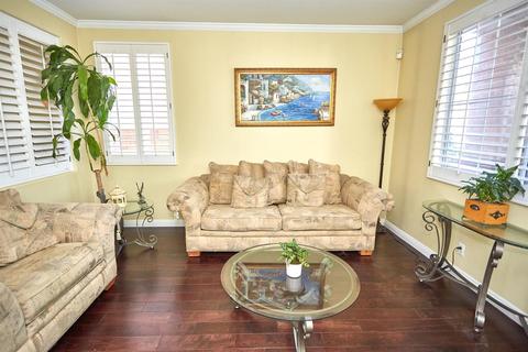 7249 Las Palmas Dr, Fontana, CA 92336 photo 4