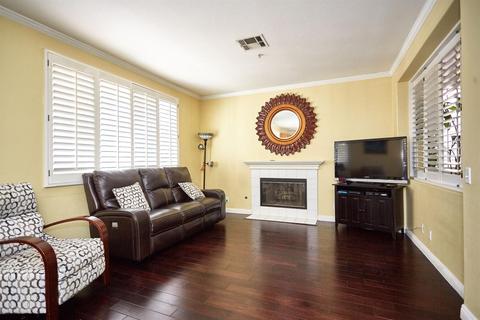 7249 Las Palmas Dr, Fontana, CA 92336 photo 5
