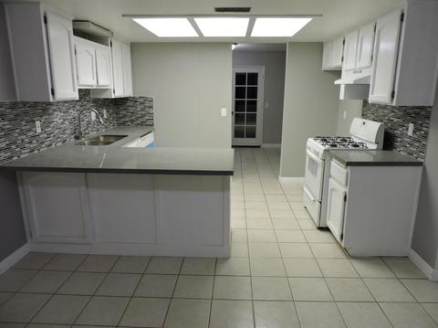 15880 Elcona Pl, Victorville, CA 92395 photo 12
