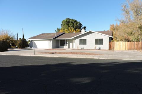 15880 Elcona Pl, Victorville, CA 92395 photo 3