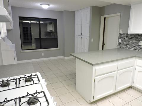 15880 Elcona Pl, Victorville, CA 92395 photo 14