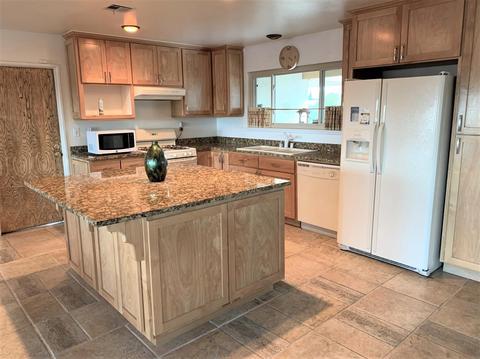 18042 Hinton St, Hesperia, CA 92345 photo 3
