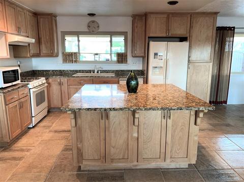 18042 Hinton St, Hesperia, CA 92345 photo 4