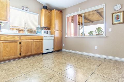 8345 Dove Creek Trl, Hesperia, CA 92344 photo 9