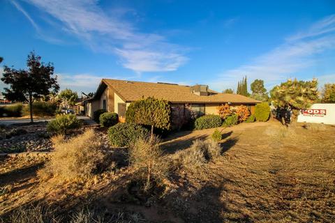 7743 Corona Ave, Hesperia, CA 92345 photo 4