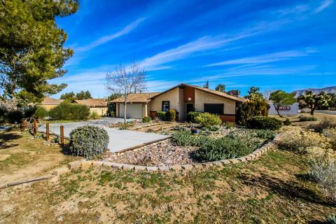 7743 Corona Ave, Hesperia, CA 92345 photo 2