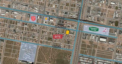 16479 Walnut St, Hesperia, CA 92345 photo 1