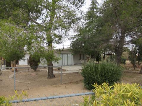17658 Sultana St, Hesperia, CA 92345 photo 2