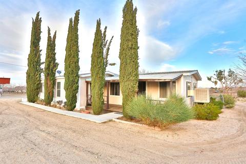 10425 Paramount Rd, Phelan, CA 92371 photo 1