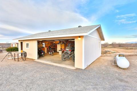 10425 Paramount Rd, Phelan, CA 92371 photo 69