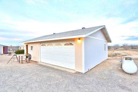 10425 Paramount Rd, Phelan, CA 92371 photo 68