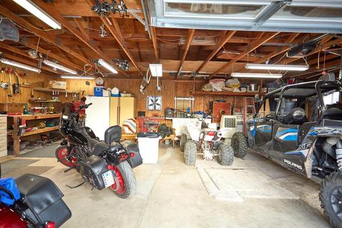 10425 Paramount Rd, Phelan, CA 92371 photo 71