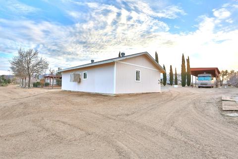 10425 Paramount Rd, Phelan, CA 92371 photo 67