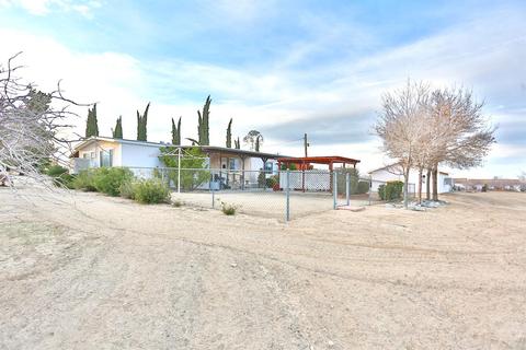 10425 Paramount Rd, Phelan, CA 92371 photo 57