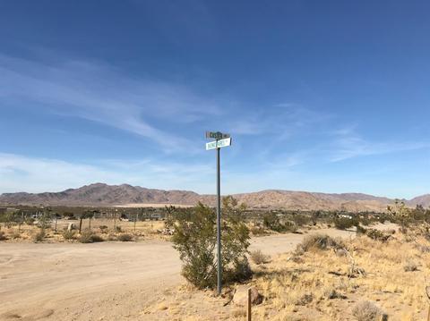 8955 Custer Ave, Lucerne Valley, CA 92356 photo 3