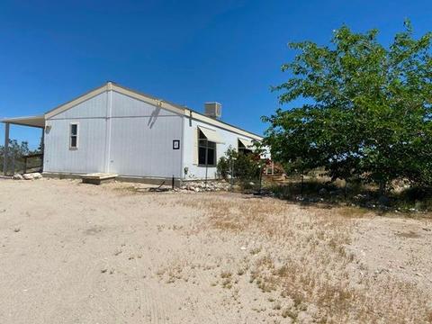 8929 Visalia Rd, Lucerne Valley, CA 92356 photo 2