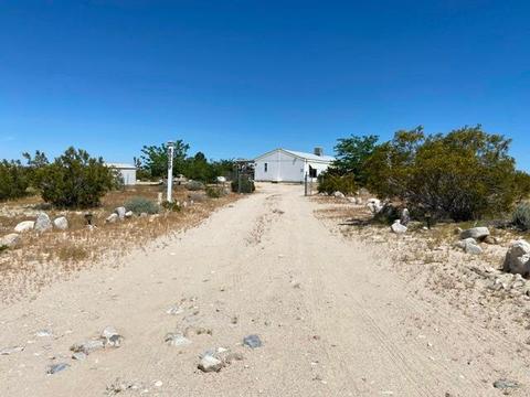 8929 Visalia Rd, Lucerne Valley, CA 92356 photo 3