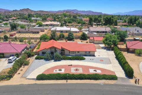 14705 Genesee Rd, Apple Valley, CA 92307 photo 2
