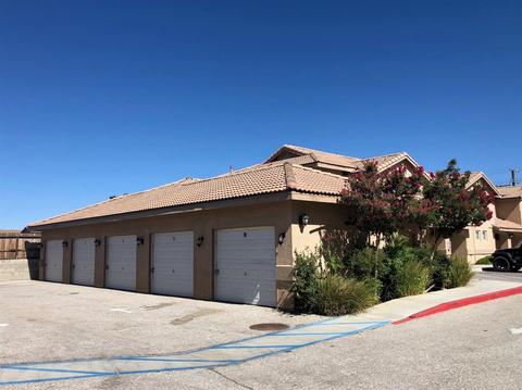 16348 Sequoia St, Hesperia, CA 92345 photo 5