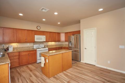 10373 Darby Rd, Apple Valley, CA 92308 photo 9