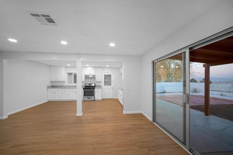 621 Yucca Ave, Barstow, CA 92311 photo 3