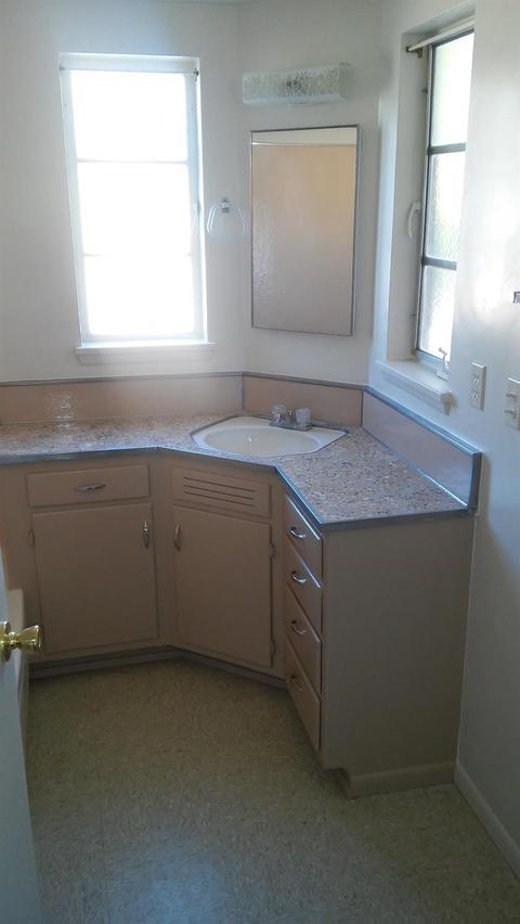13681 Yakima Rd, Apple Valley, CA 92308 photo 2