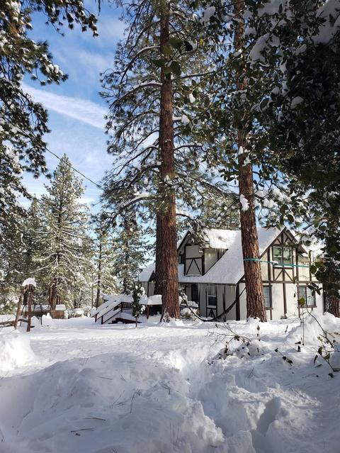 5585 Juniper Dr, Wrightwood, CA 92397 photo 4