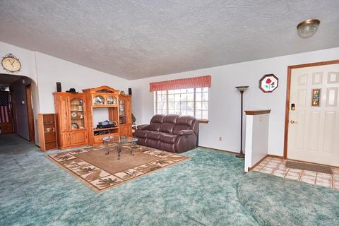 17185 Redding St, Hesperia, CA 92345 photo 2