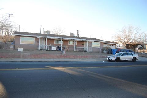 944 Carson St, Barstow, CA 92311 photo 1