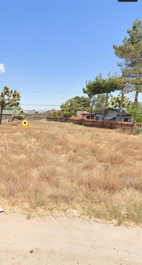 16178 Vine St, Hesperia, CA 92345 photo 2