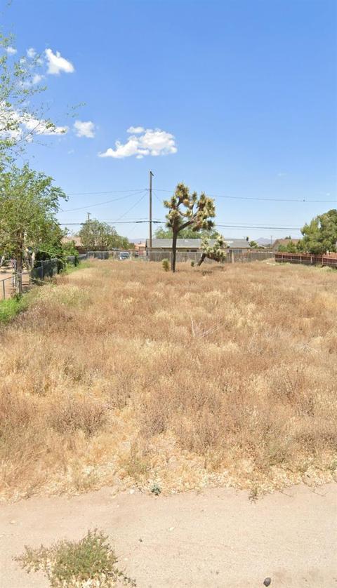 16178 Vine St, Hesperia, CA 92345 photo 1