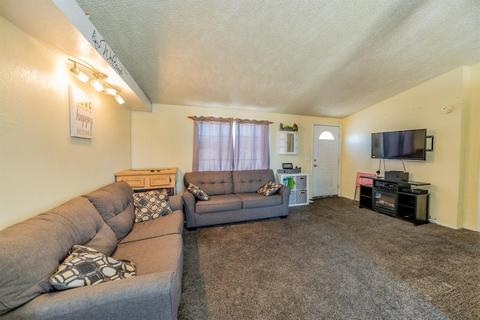 2676 Calaveras Rd, Pinon Hills, CA 92372 photo 9