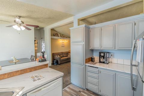 2676 Calaveras Rd, Pinon Hills, CA 92372 photo 13
