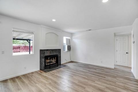 11524 Spring St, Adelanto, CA 92301 photo 8