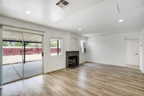 11524 Spring St, Adelanto, CA 92301 photo 9