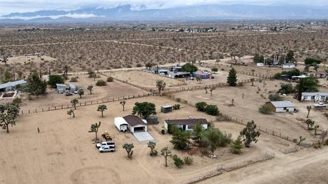 6833 Camellia Rd, Phelan, CA 92371 photo 14