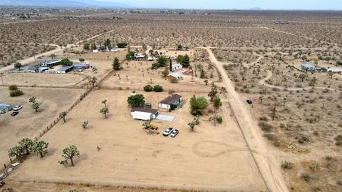 6833 Camellia Rd, Phelan, CA 92371 photo 20
