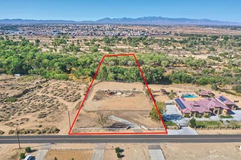 14440 Riverside Dr, Apple Valley, CA 92307 photo 1