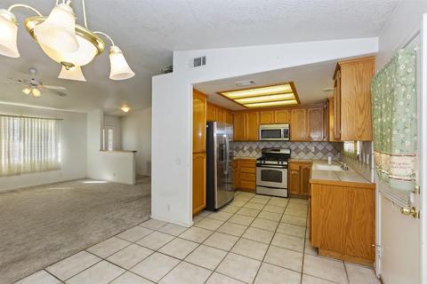 18298 Birch St, Hesperia, CA 92345 photo 5