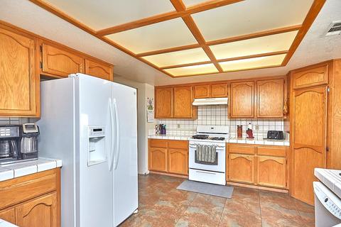 7211 Amanda Way, Hesperia, CA 92345 photo 18