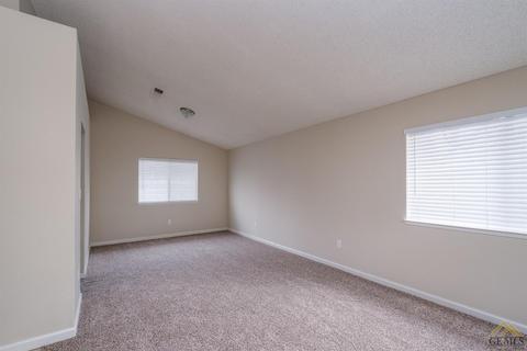 5504 Silvergate St, Bakersfield, CA 93313 photo 4