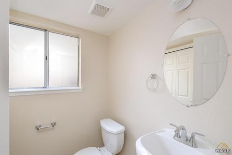 5504 Silvergate St, Bakersfield, CA 93313 photo 7