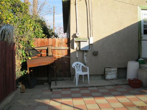 509 Van Buren St, Taft, CA 93268 photo 8
