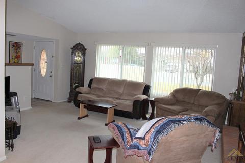 9012 Eucalyptus Dr, Bakersfield, CA 93306 photo 6